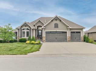 4101 NE Timberlake Dr, Lees Summit, MO 64064