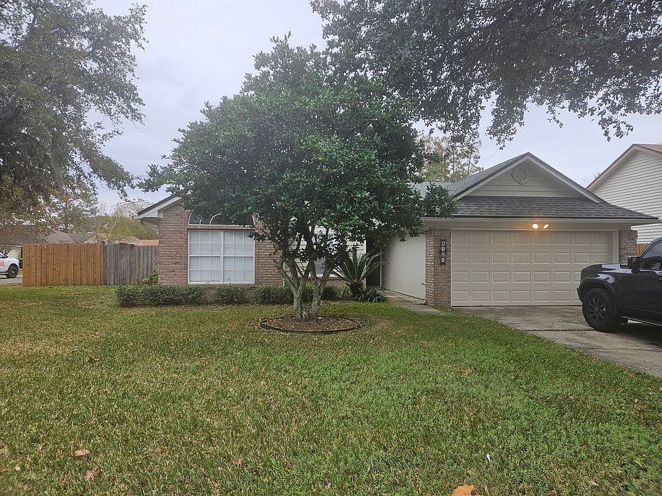 1st image of 8121 Fieldside Dr W