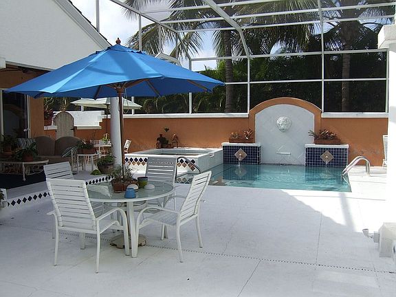 Courtyard-pool/spa