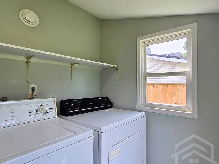 74 Flora St #1 — Photo 7