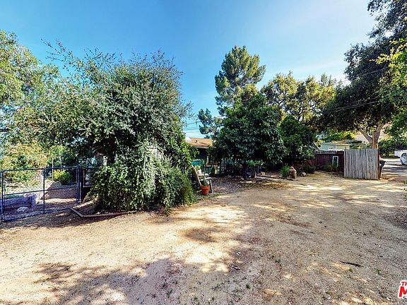 3rd image of 21300 Hillside Dr