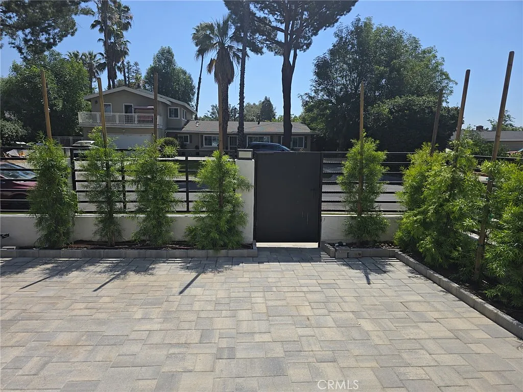 2 bed, 2.5 bath, 896 sqft, $2,850 — Photo 4