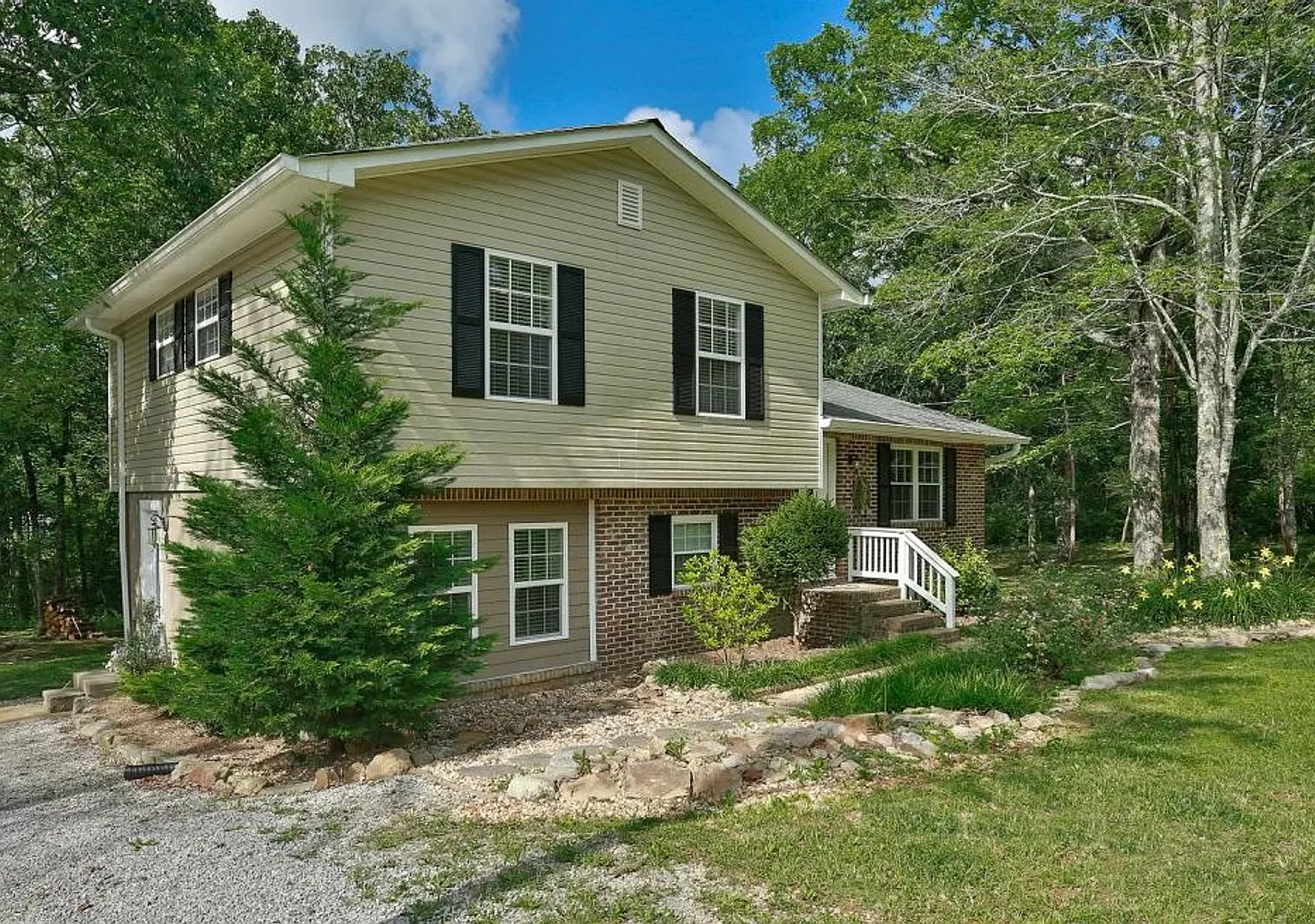 7206 Sawyer Pike, Signal Mountain TN 37377-1636 — Photo 1