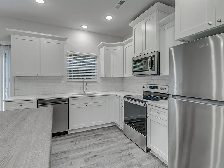 13000 Sandusky Ave — Photo 7