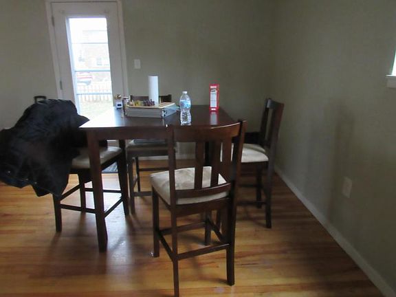 5th image of 9747A 8th St