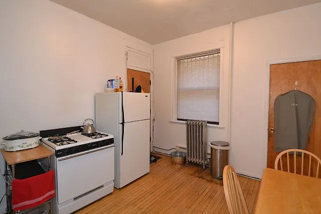 Phenomenal 1 Bed, 1 Bath at Waveland + Sheffield (Wrigleyville) — Photo 4