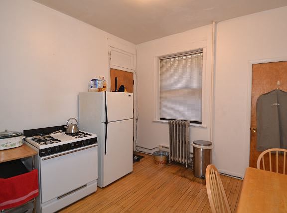 4th image of 923 W Waveland Ave #D2