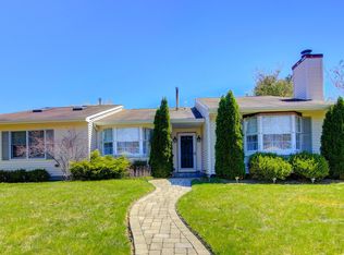 26 Cranberry Dr, Tinton Falls, NJ