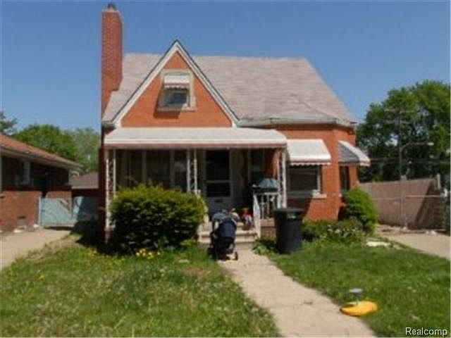 2nd image of 6710 Montrose St