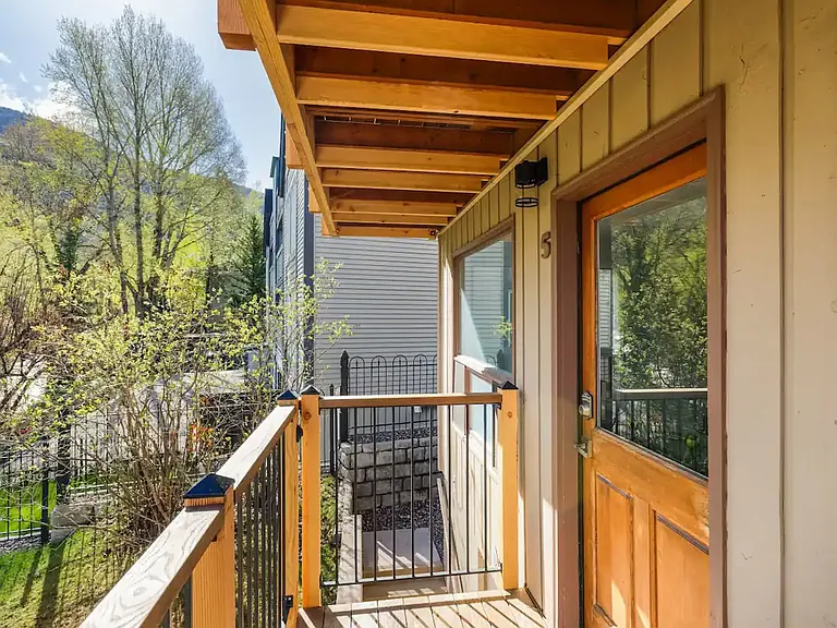 900 E Hopkins Ave #5 — Photo 8