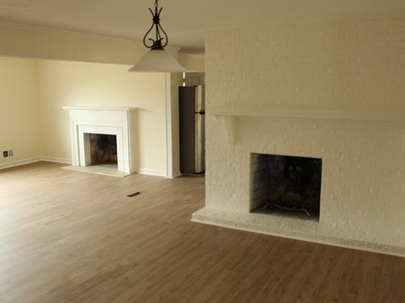 4th image of 105 Dreamland Way #A