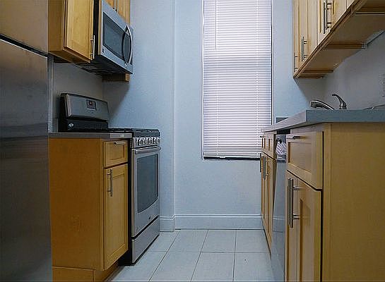 4th image of 1071 St Nicholas Ave APT 54