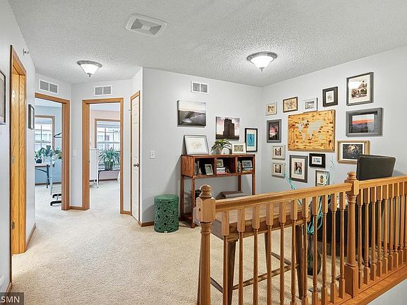 4th image of 1247 Chateau Ave #404