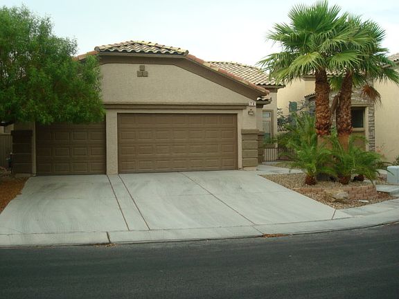 2nd image of 74 Alpine Bay Ave