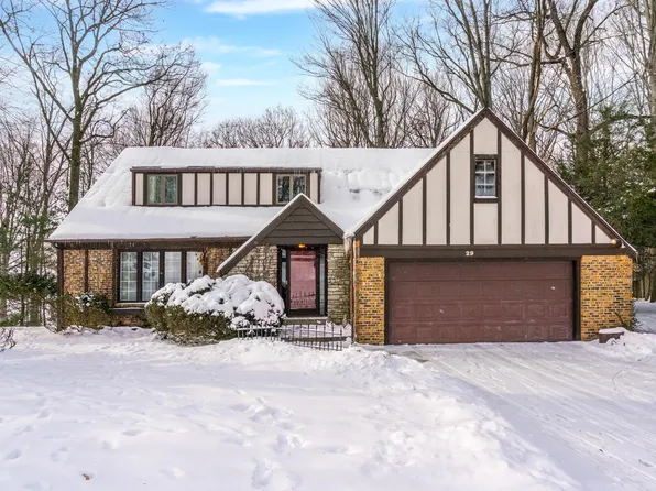 29 Terrace Ct, Plainwell, MI 49080