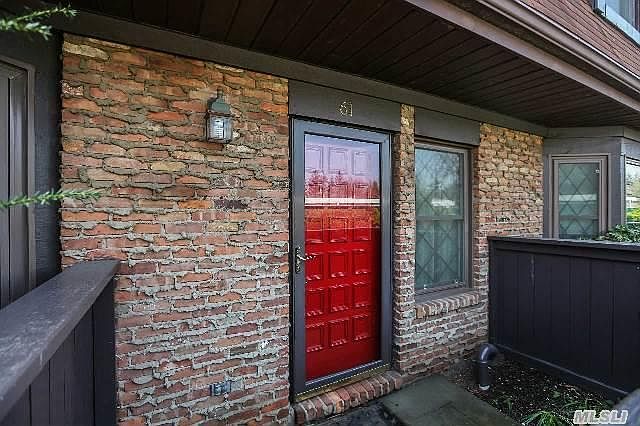 1st image of 61 Greenmeadow Ct