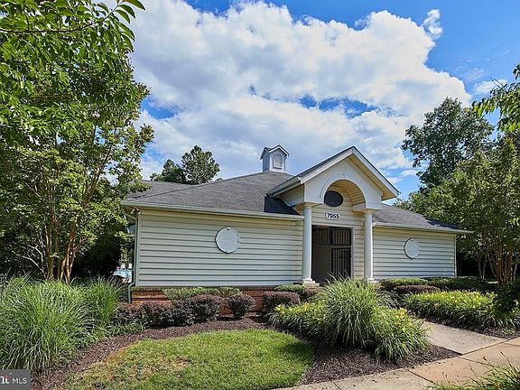2nd image of 8035 Horseshoe Cottage Cir