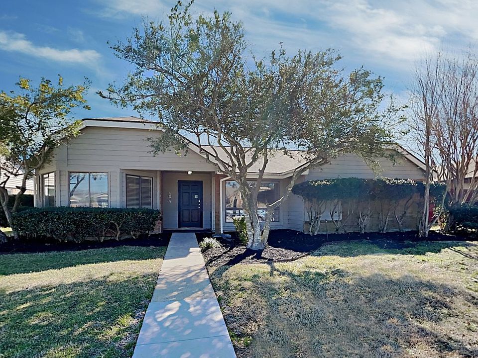 1st image of 404 Quail Hollow Dr