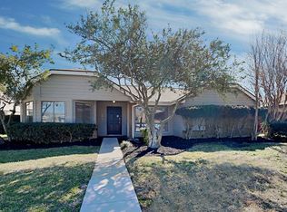 404 Quail Hollow Dr, Mesquite, TX 75150