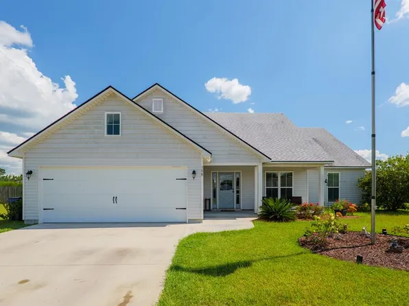 188 Cypress St, Ray City, GA 31645