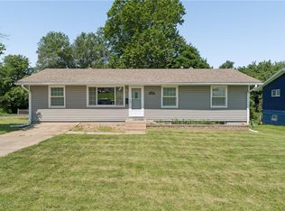 8138 Sterling Ave, Raytown, MO 64138