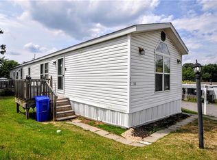 52 Southeast Dr, Oakdale, PA 15071