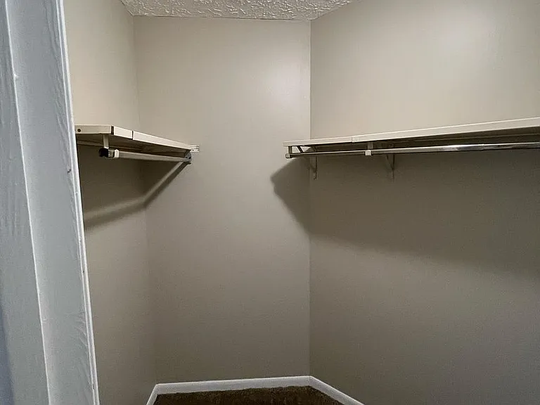 Cross Lakes Apartments — Photo 75
