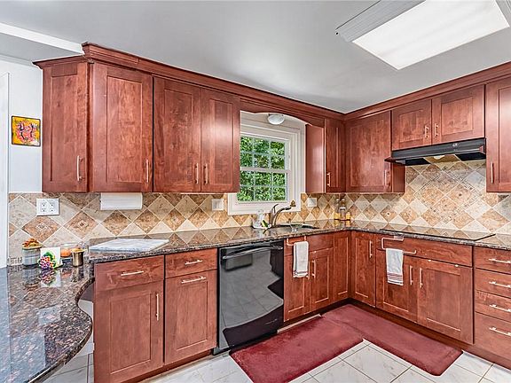 2nd image of 113 Kelvington Dr