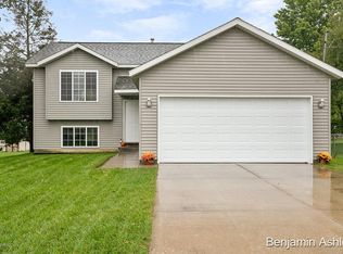 5727 Haughey Ave SW, Wyoming, MI 49548