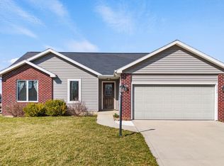 2422 Stonecrop Rd, Huntertown, IN 46748