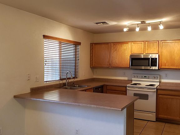 3rd image of 3130 W Park St