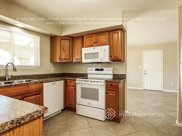 7132 W Beryl Ave — Photo 7