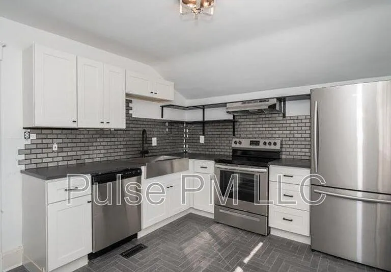 2730 Dakota Ave #B — Photo 2