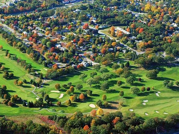 3rd image of 3418 Country Club Dr