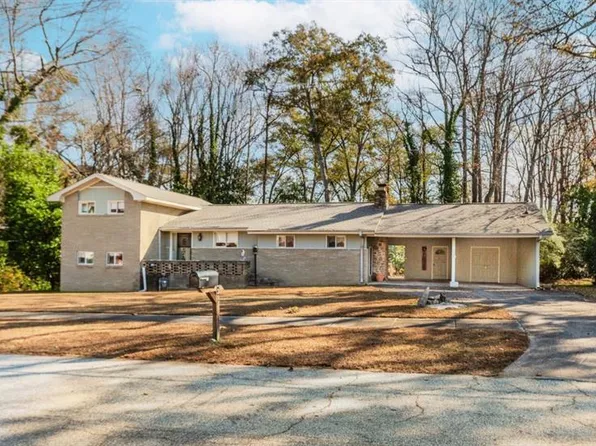 253 3rd Ave, Winder, GA 30680