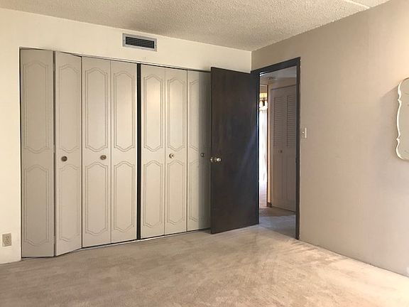 5th image of 805 29th St APT 311