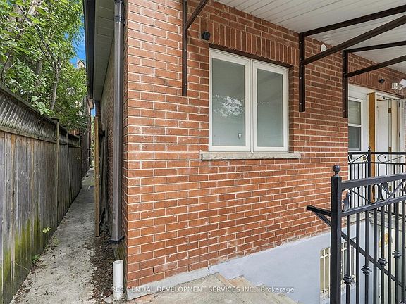 3rd image of 270 Havelock St #Basement