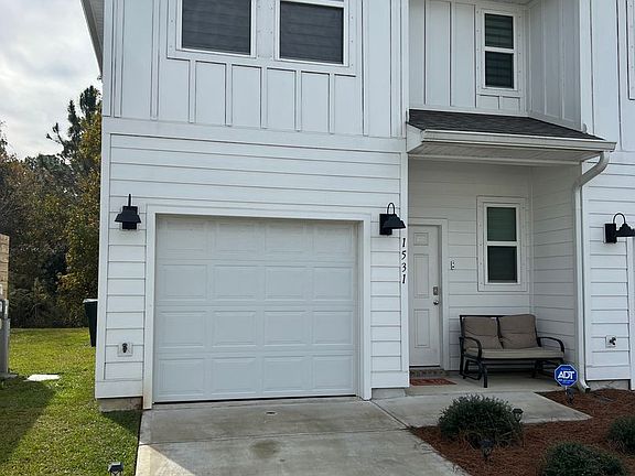 2nd image of 1531 Farragut Way