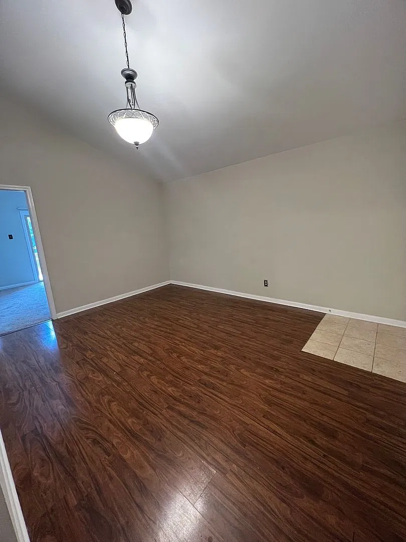 2 Bed 1 Bath condo in gated community! — Photo 3