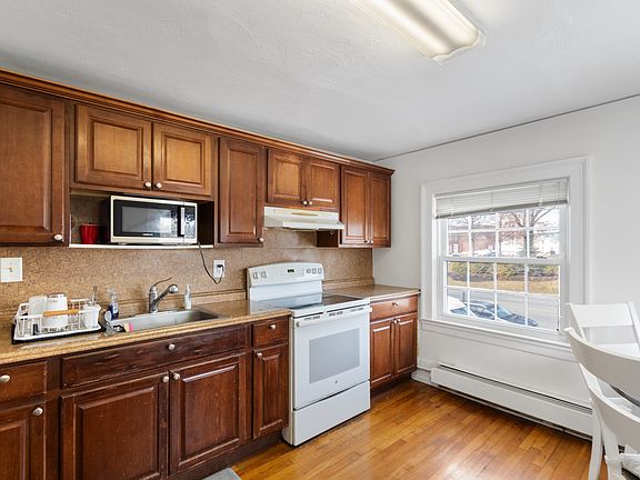 5th image of 38 Forest Ave Floor 2