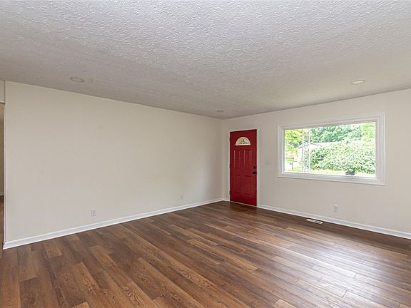 5th image of 2374 Trinity Dr