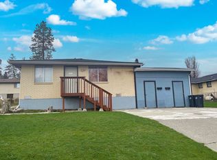 Charming 2 Bed, 1 Bath Duplex in the Heart of Cheney, Cheney, WA 99004