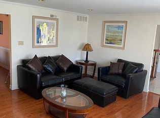 28 Lakeview Holw, Cherry Hill, NJ 08003