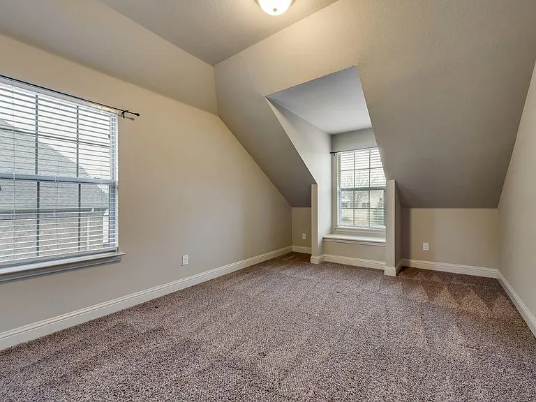 8408 La Fontaine Dr — Photo 1