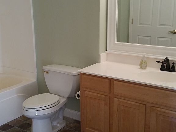 Spacious Bathroom