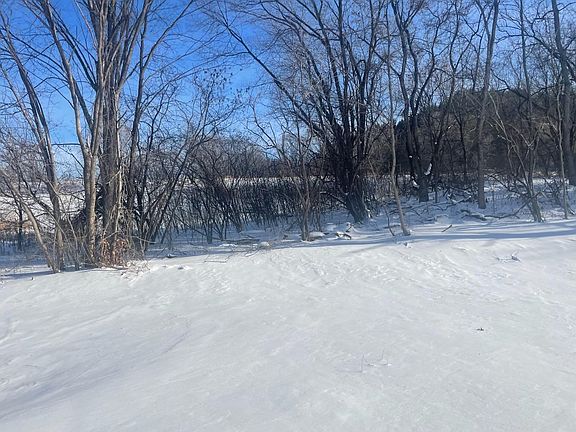 4th image of 303 S Wasson Ln #D