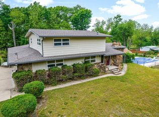 700 Peach Ln, Grove, OK 74344