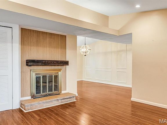 2nd image of 621 Crest Ct