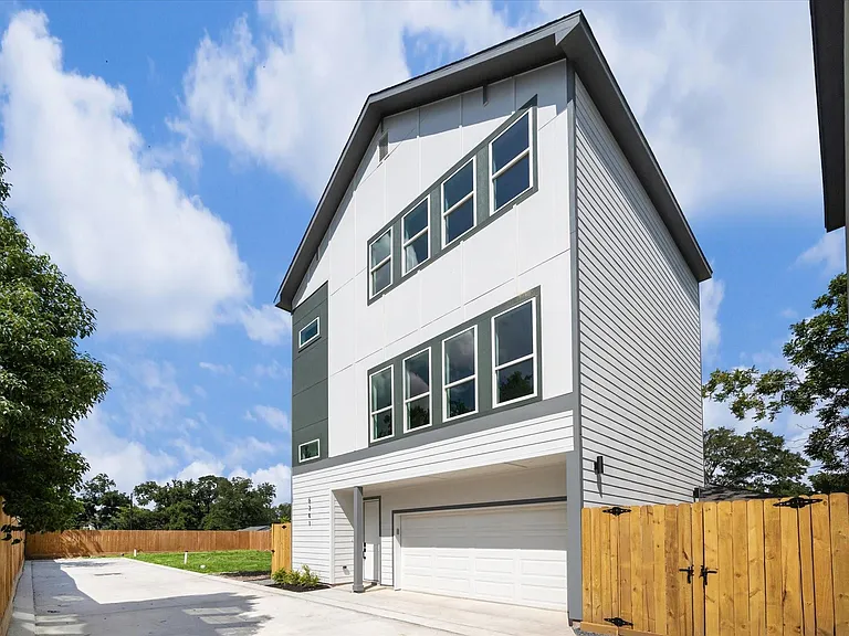 6341 W Montgomery Rd — Photo 3