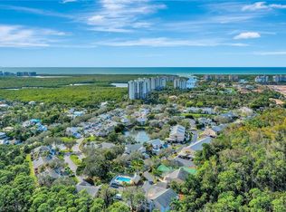 743 Wiggins Lake Dr APT 201, Naples, FL 34110